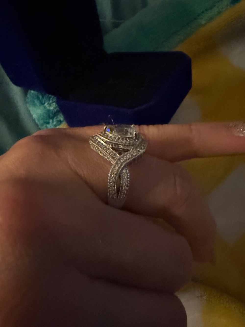 New Vanna K. Elegant JTV Simulated Diamond Silver Ring ( Size:7) - Picture 6 of 7